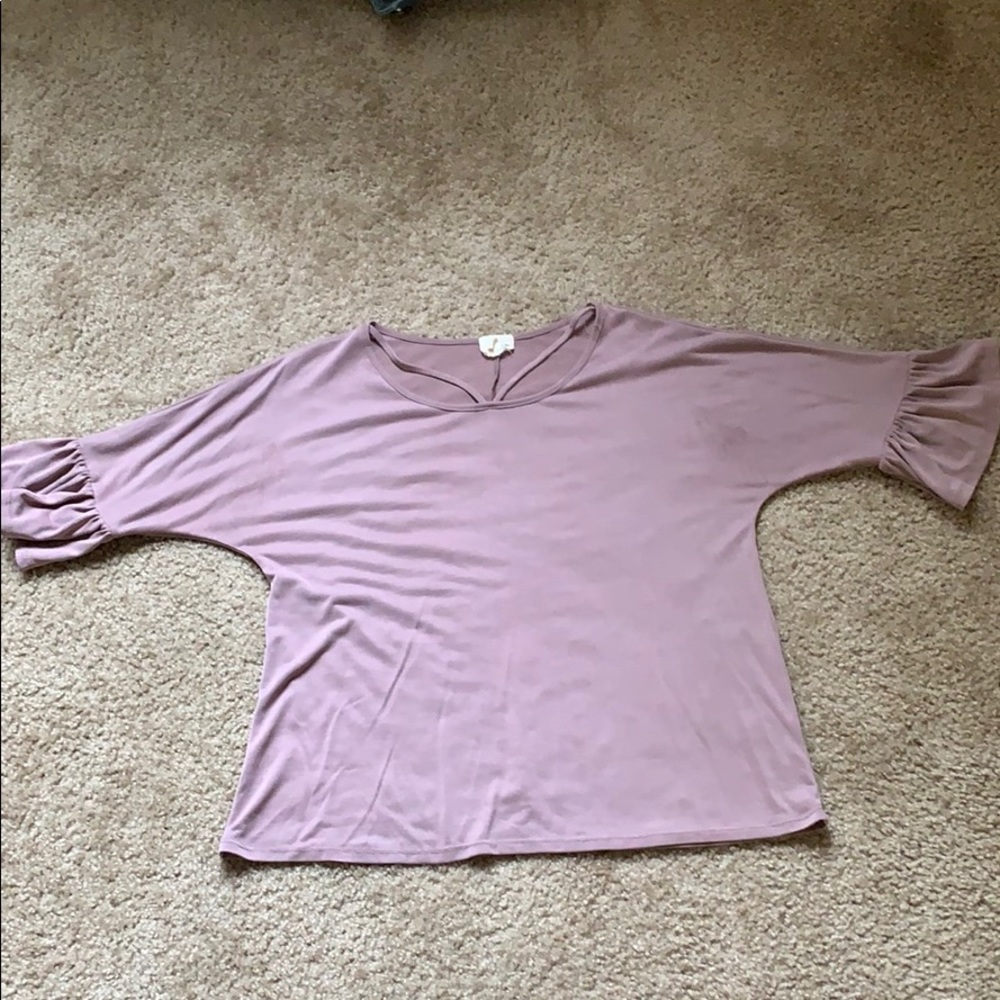 Women’s Ruffle Sleeve Shirt with Neck accents
